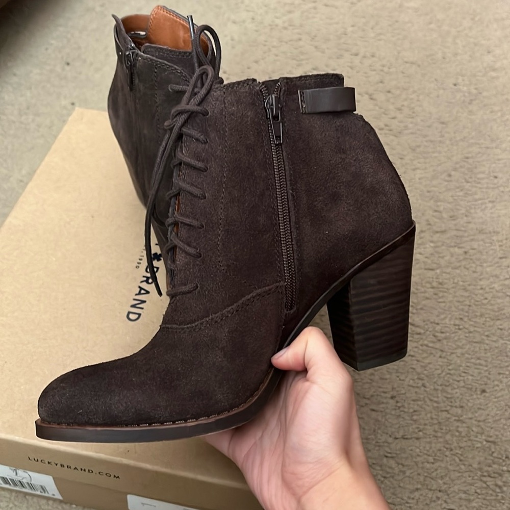 New lucky brand brown suede boots